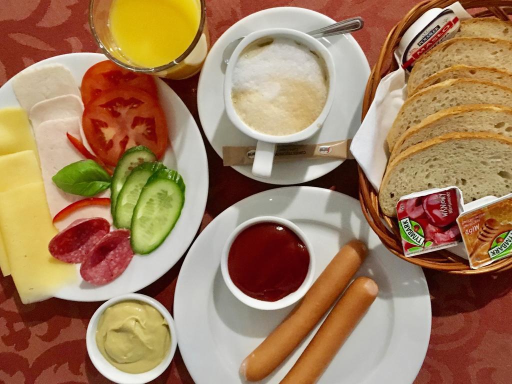 Hotel Colnus Kolno  Екстер'єр фото